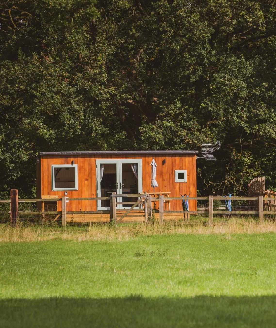 The Hideaway At Hiddenwood Glamping Hotel Corsley Exterior foto