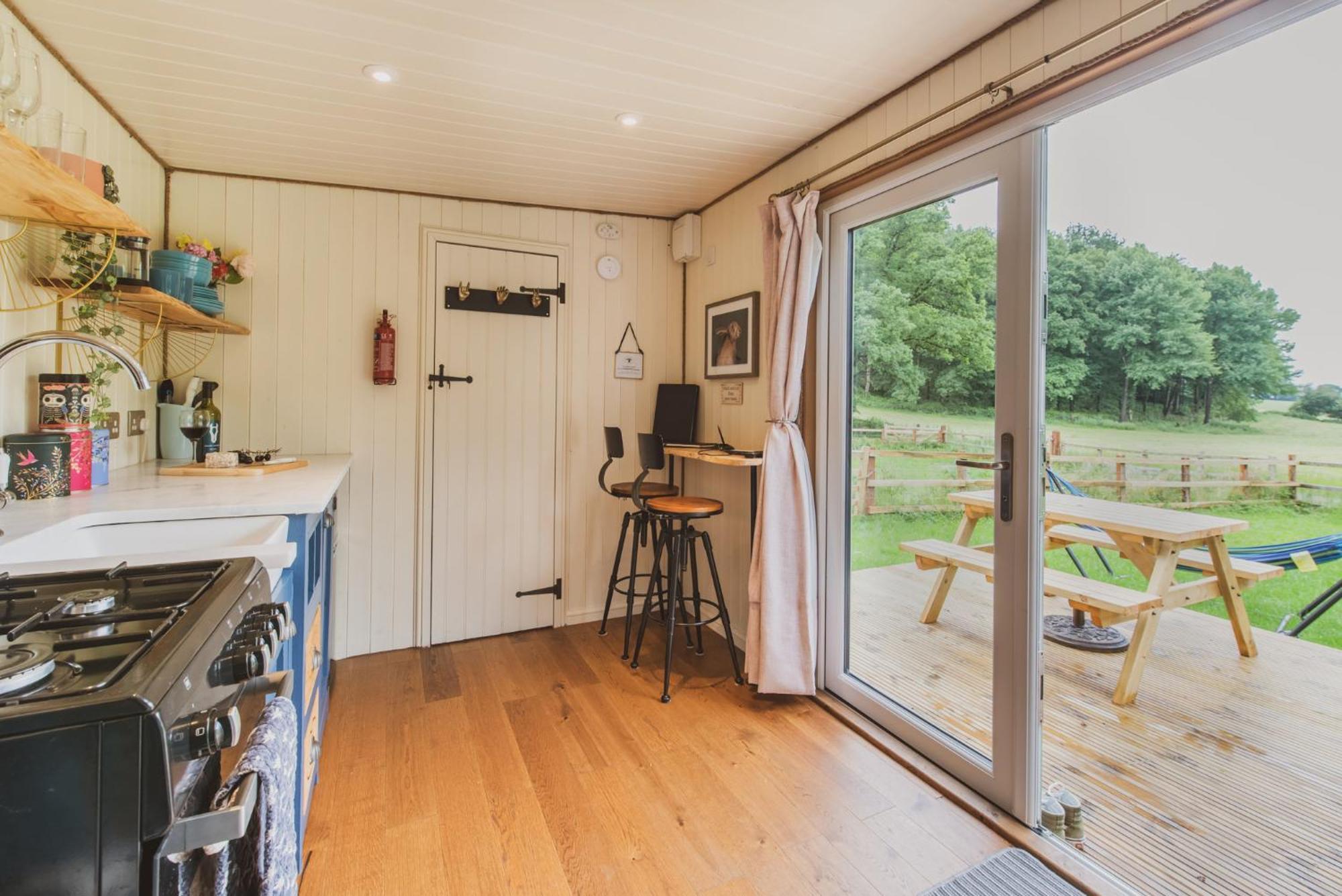 The Hideaway At Hiddenwood Glamping Hotel Corsley Exterior foto