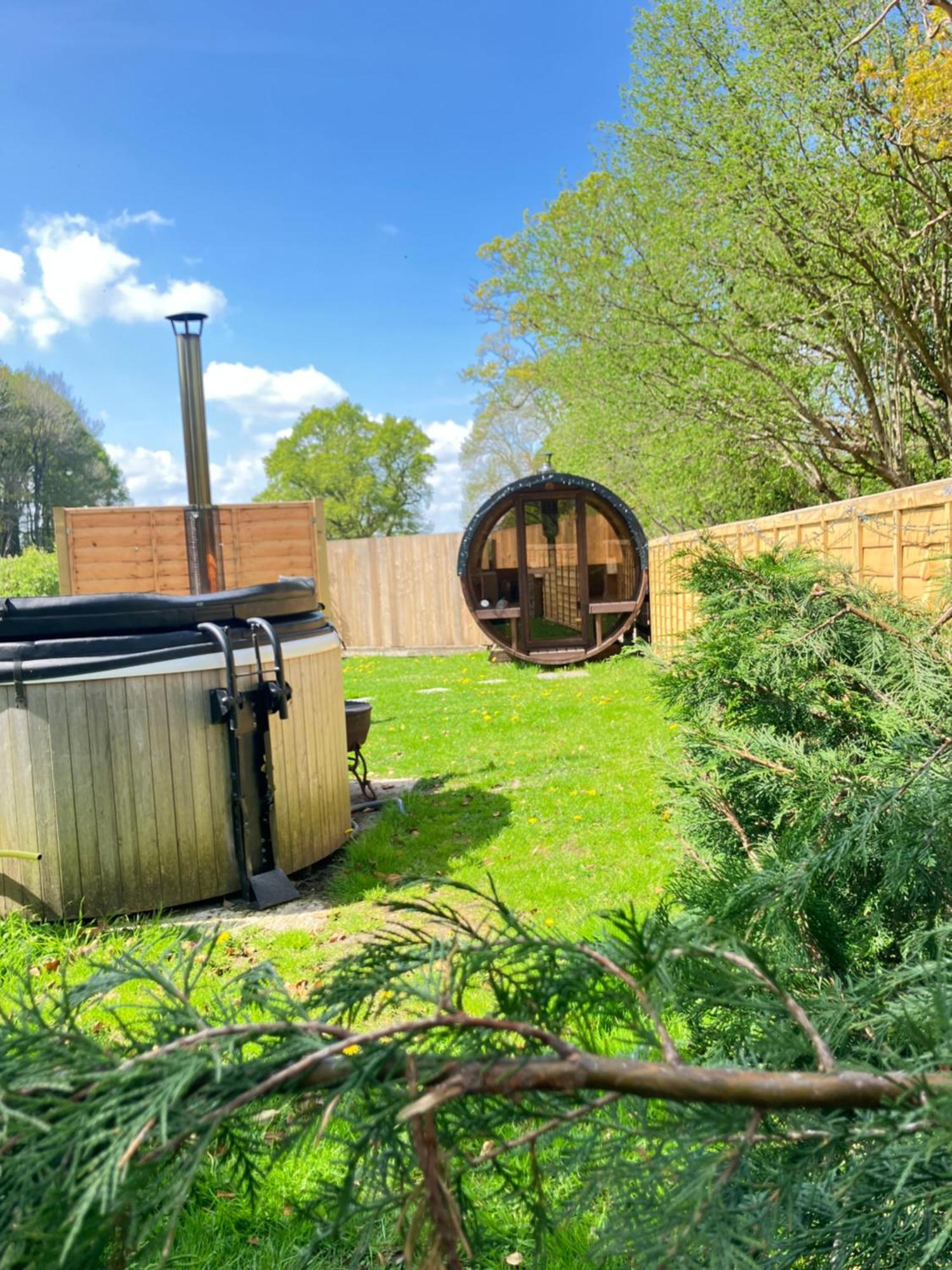 The Hideaway At Hiddenwood Glamping Hotel Corsley Exterior foto